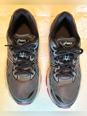 ASICS women’s  Gray and Pink Athletic Running Shoes